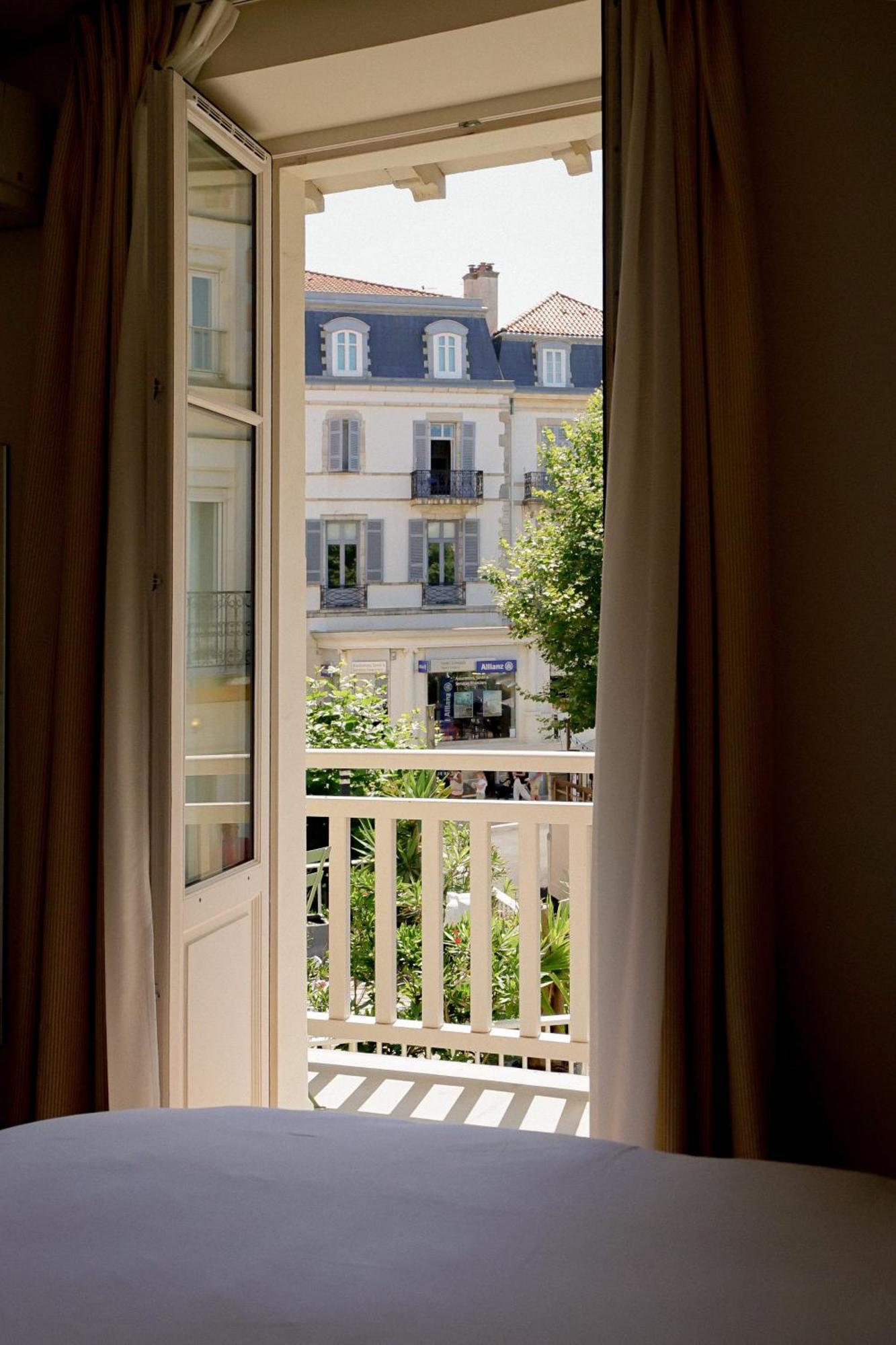 Alfred Hotels Les Halles Biarritz Exterior photo